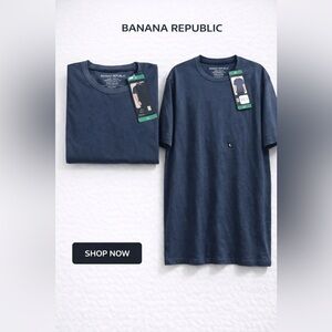 Banana Republic Men's Dark Blue Short Sleeve Tee